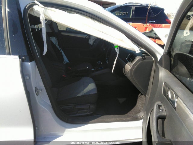 3VW2B7AJ4HM368805 Volkswagen Jetta 1.4t S