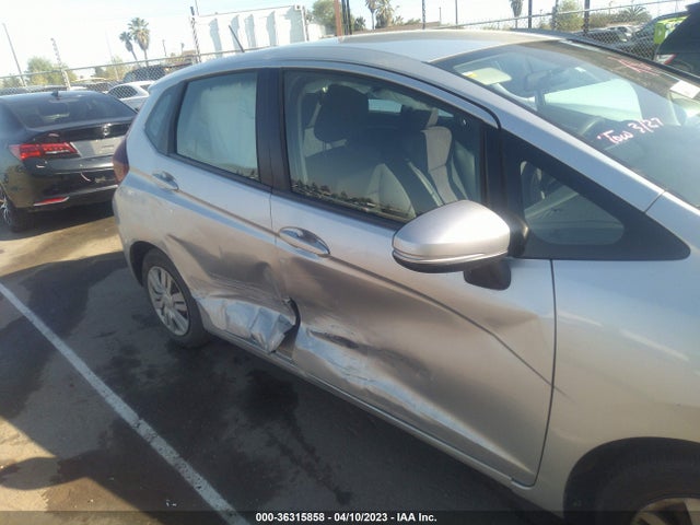 Honda FIT LX 2015 3HGGK5H51FM711977 Image 6