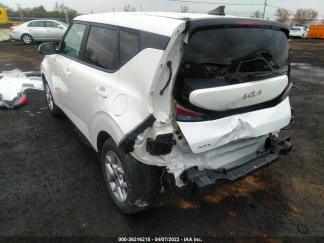 KNDJ23AU1P7842638 KIA SOUL LX