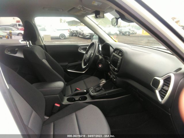 KNDJ23AU1P7842638 KIA SOUL LX