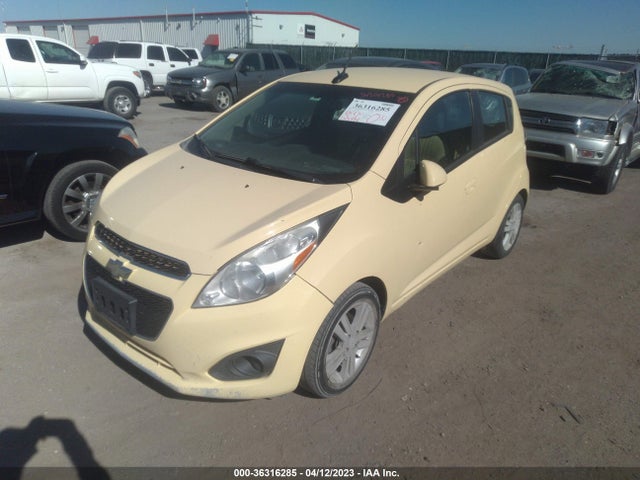Chevrolet Spark Lt 2014 KL8CD6S90EC457616 Image 2