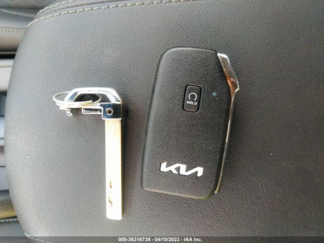 KNDERCAA8P7414830 KIA SELTOS EX