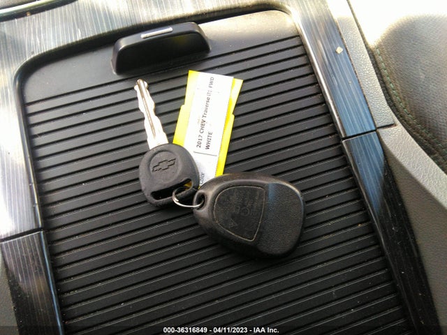 Chevrolet Traverse Lt 2017 1GNKRGKD0HJ257096 Image 3