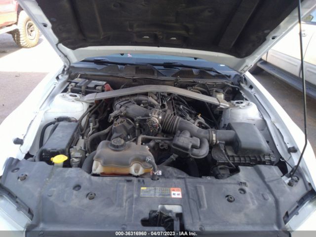 1ZVBP8EM9E5299820 Ford Mustang V6