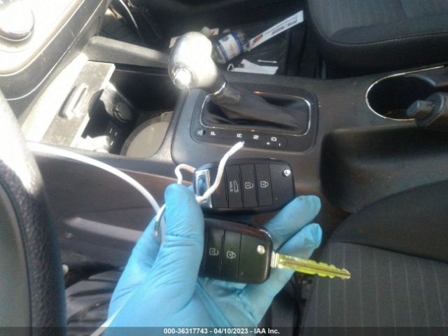 KNAFX4A63G5597655 KIA FORTE LX