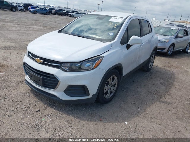 Chevrolet TRAX LS 2017 3GNCJKSB4HL183395 Image 2