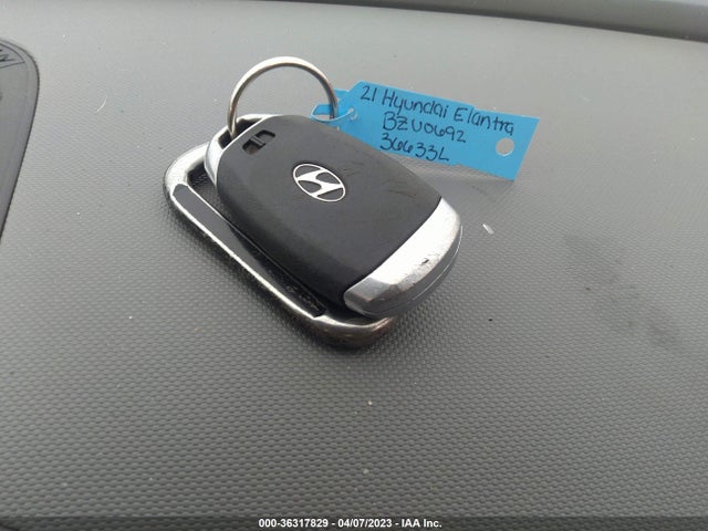 Hyundai ELANTRA SEL 2021 5NPLM4AG4MH002427 Image 3