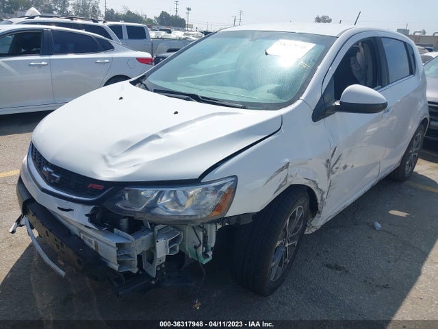 Chevrolet SONIC LT 2018 1G1JD6SG7J4136229 Image 2