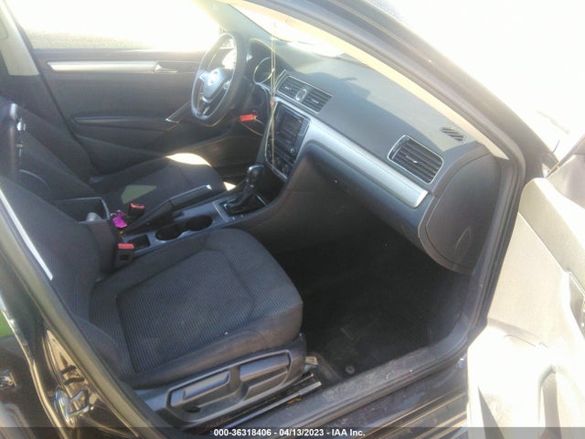 1VWAT7A30HC051177 Volkswagen Passat 1.8t S