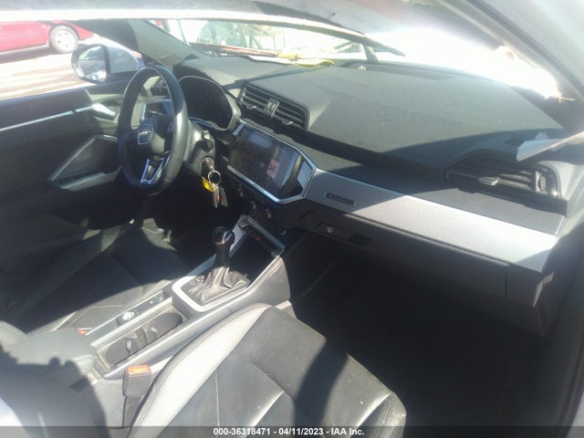WA1AUCF38M1097499 Audi Q3 PREMIUM