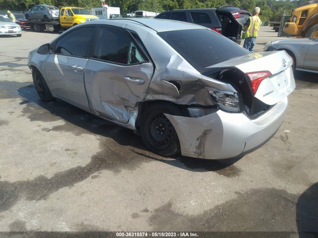Toyota COROLLA LE 2018 5YFBURHE2JP804048 Image 3