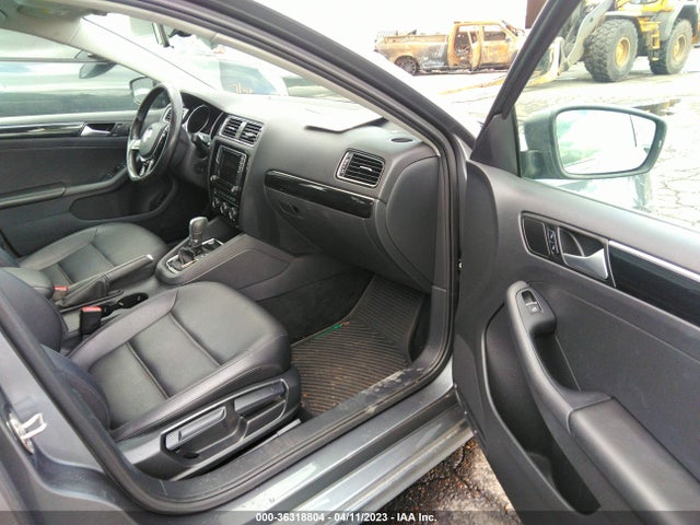 3VWL17AJ1HM407678 Volkswagen Jetta 1.8t Sel