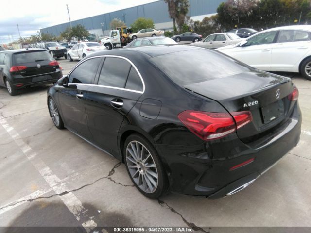 WDD3G4EB3KW019500 Mercedes-Benz A-class A 220