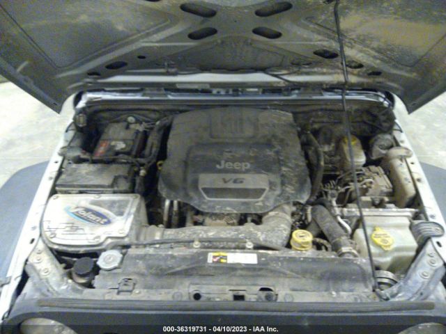 1C4BJWDG8EL207483 Jeep Wrangler Unlimited Sport