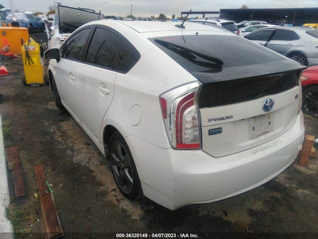 Toyota Prius Four 2015 JTDKN3DUXF0405218 Image 3