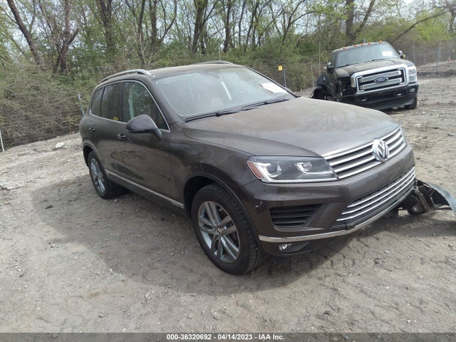 2015 Volkswagen Touareg, VIN: WVGEP9BP1FD007164