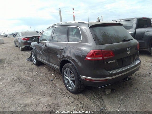 2015 Volkswagen Touareg, VIN: WVGEP9BP1FD007164