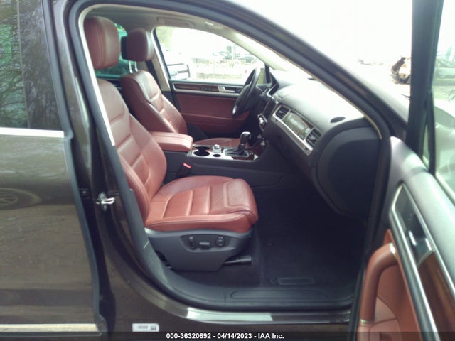 2015 Volkswagen Touareg, VIN: WVGEP9BP1FD007164