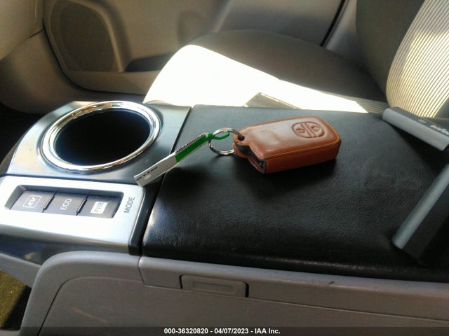 Toyota Prius V Two/five/three/four 2017 JTDZN3EU1HJ061000 Image 3