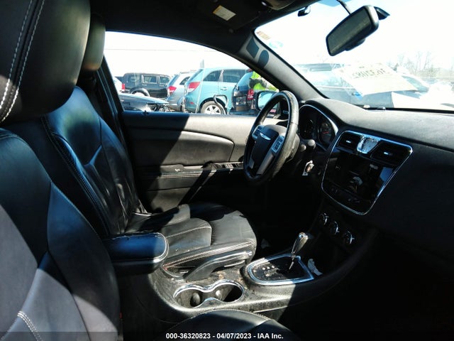 1C3CCBCG8EN157198 Chrysler 200 Limited