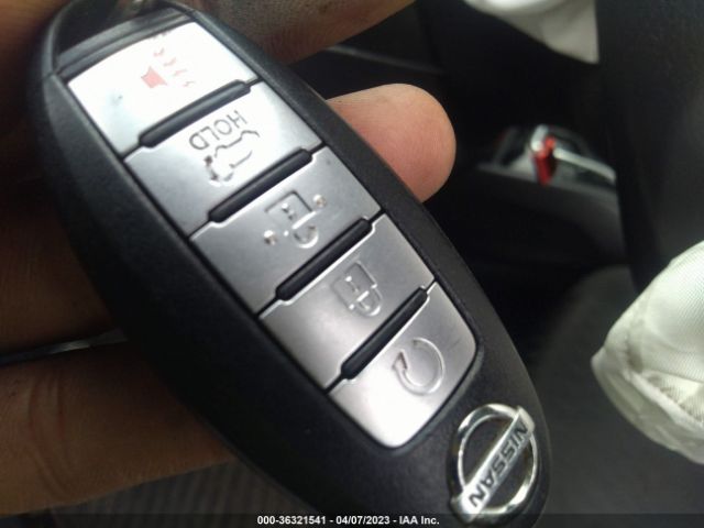 KNMAT2MV5HP552108 Nissan ROGUE SV