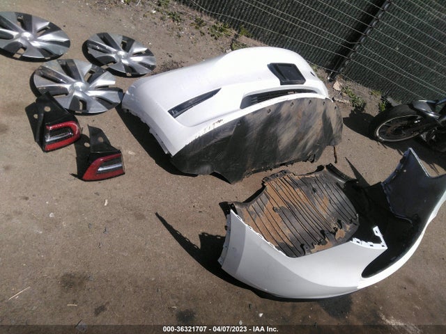 Tesla Model Y Long Range 2021 5YJYGDEE2MF217342 Image 4