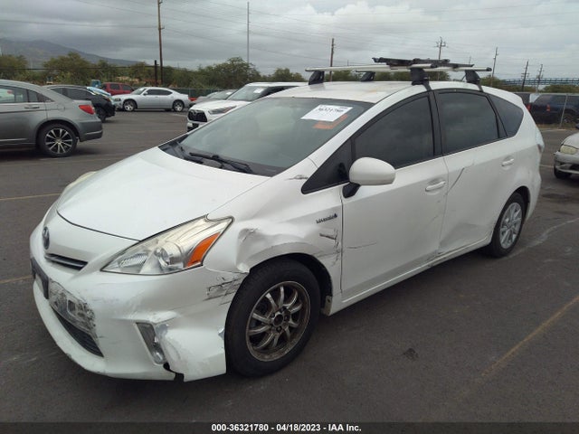 Toyota Prius V Two/three/five 2014 JTDZN3EU1EJ010818 Image 2