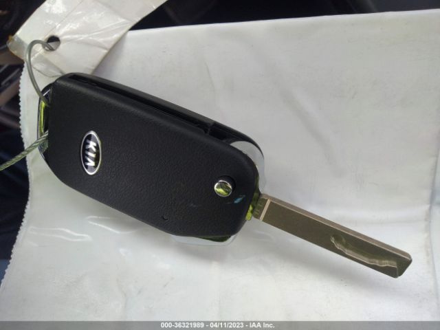 KNDJ23AU2L7032901 KIA SOUL LX