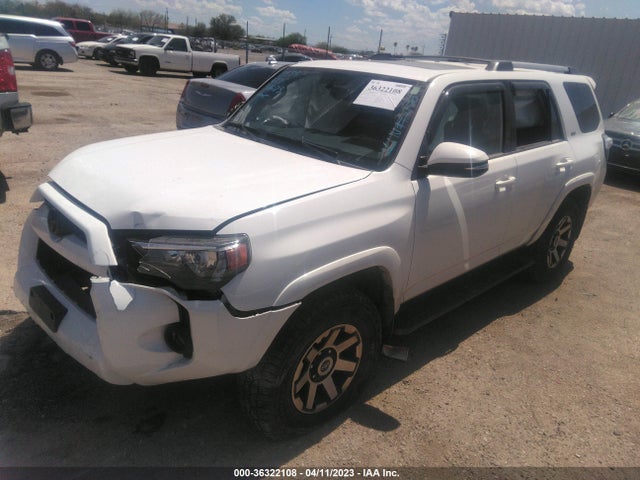 Toyota 4RUNNER SR5 2019 JTEBU5JR0K5721170 Image 2