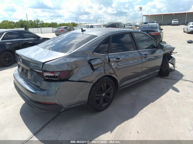 3VW7M7BU8NM020218 Volkswagen JETTA SE