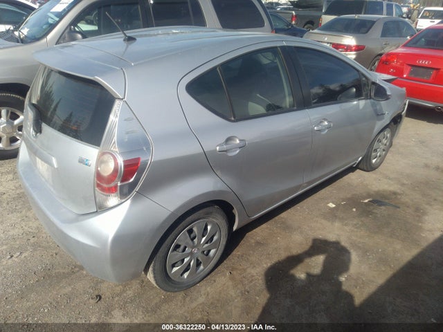 Toyota Prius C One/three/two/four 2014 JTDKDTB37E1569855 Image 4
