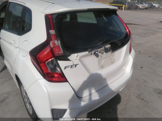 Honda FIT LX 2015 3HGGK5G54FM763041 Image 6