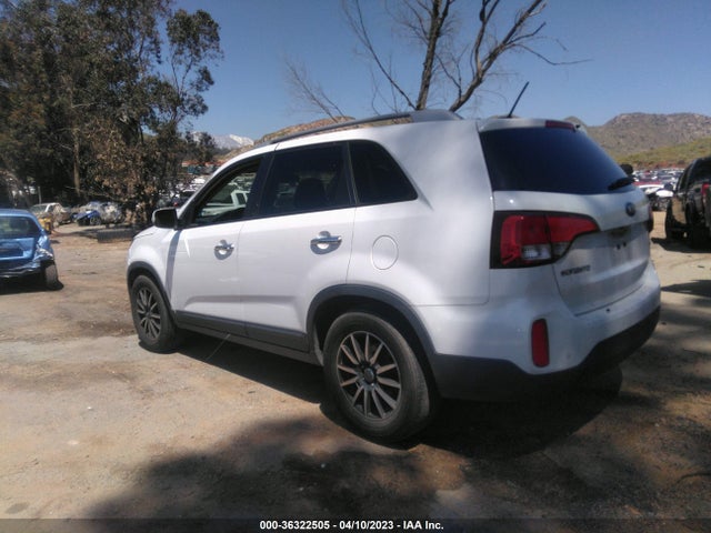 KIA SORENTO LX 2014 5XYKT4A62EG458151 Image 4