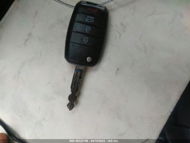 3KPFK4A76JE174526 KIA FORTE LX
