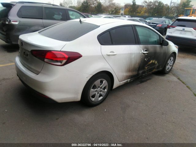 3KPFK4A76JE174526 KIA FORTE LX
