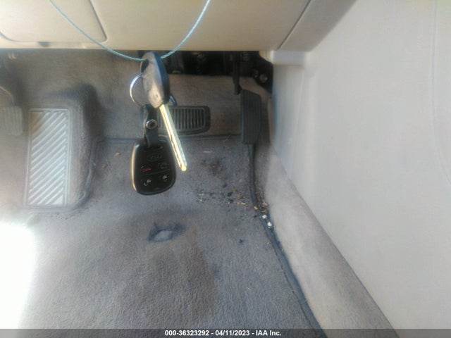 2004 KIA AMANTI VIN: KNALD124145045686