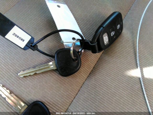 Hyundai ELANTRA SE 2018 5NPD74LF3JH374319 Image 3