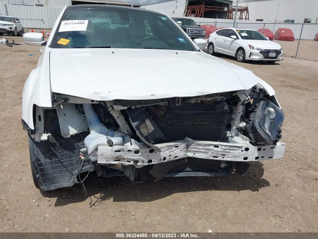2C3CCABG2JH141075 Chrysler 300 300s