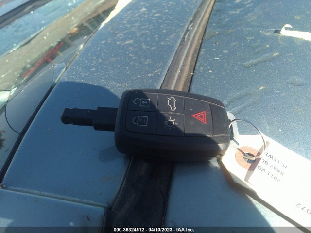 2011 VOLVO C70 VIN: YV1672MC0BJ116201