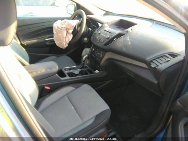 1FMCU9GD6JUA90503 Ford ESCAPE SE