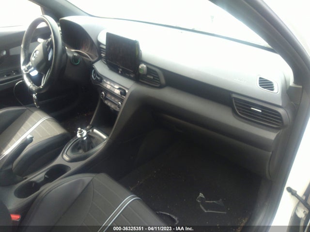2022 Hyundai Veloster, VIN: KMHT36AH6NU012550