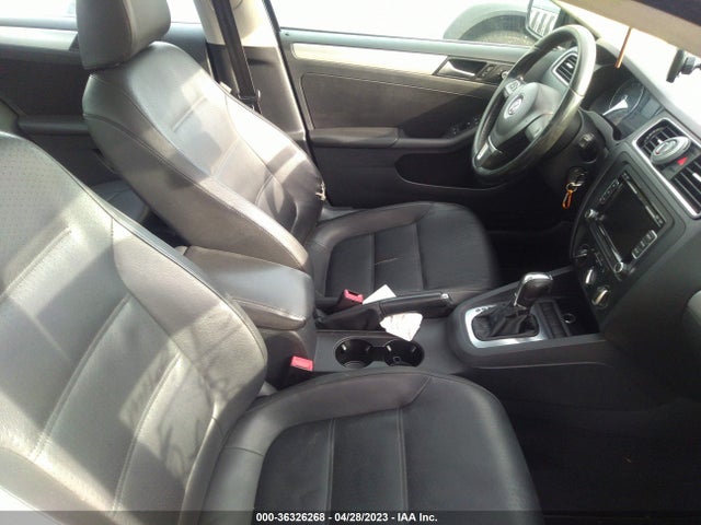 2013 VOLKSWAGEN JETTA SEDAN SE W/CONVENIENCE/SUNROOF VIN: 3VWDP7AJ8DM450153