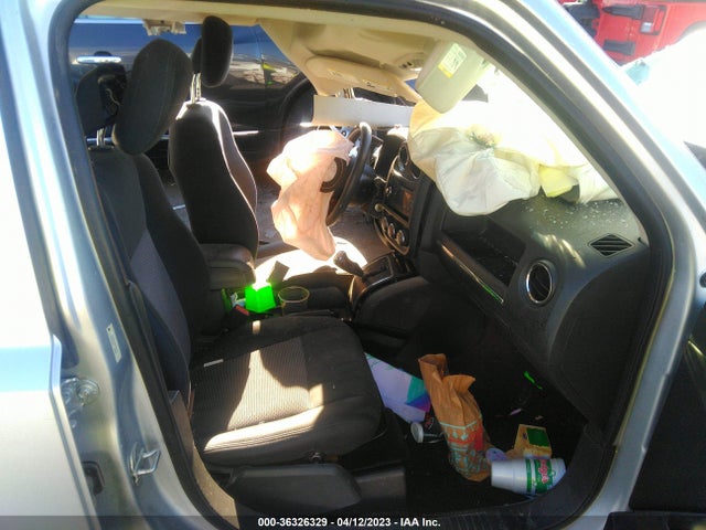 1C4NJPBA3ED573377 Jeep Patriot Sport/altitude