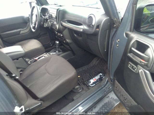 1C4BJWDG4HL607058 Jeep Wrangler Unlimited Sport