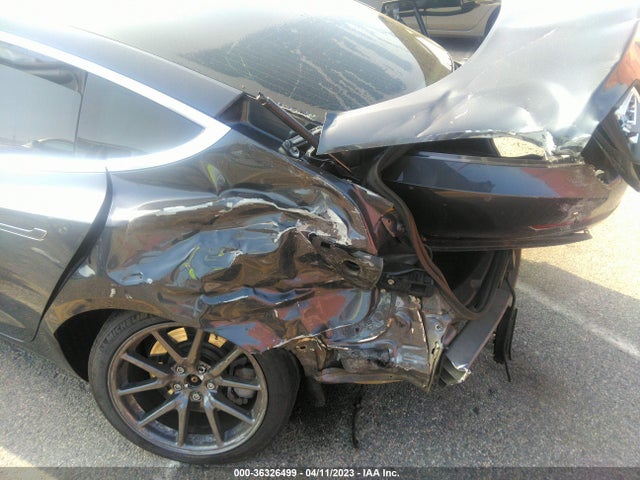 Tesla Model 3 Long Range 2018 5YJ3E1EB0JF104067 Image 6