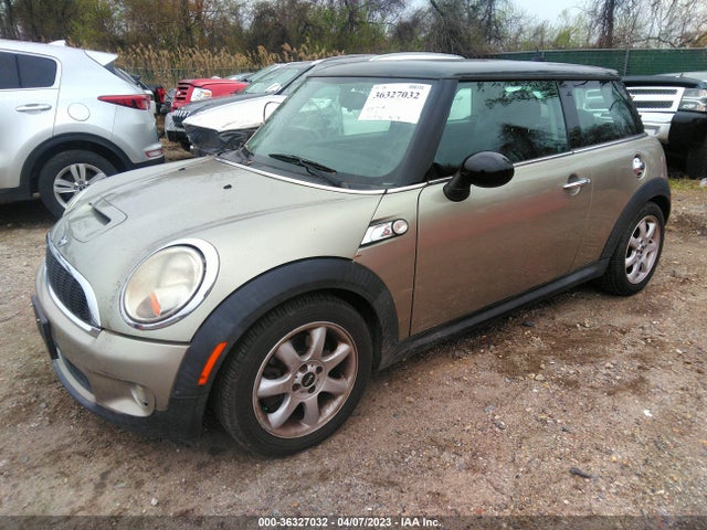 2007 MINI COOPER HARDTOP S VIN: WMWMF73557TL86713