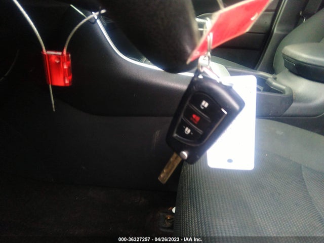 Toyota RAV4 LE 2020 JTMF1RFV8LD054254 Image 3