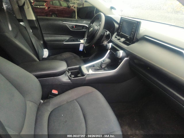 Toyota RAV4 LE 2020 JTMF1RFV8LD054254 Image 6