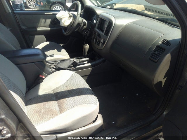 2005 FORD ESCAPE XLT VIN: 1FMYU03195KA75511