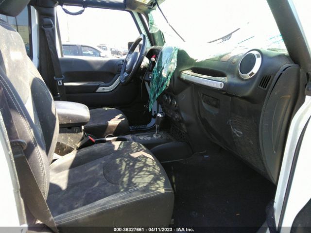 1C4BJWEGXGL305092 Jeep Wrangler Unlimited Sahara